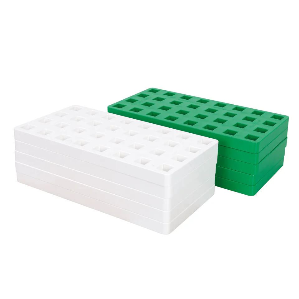 BIG 400 pc Tub w/ 10 baseplates - Image 2